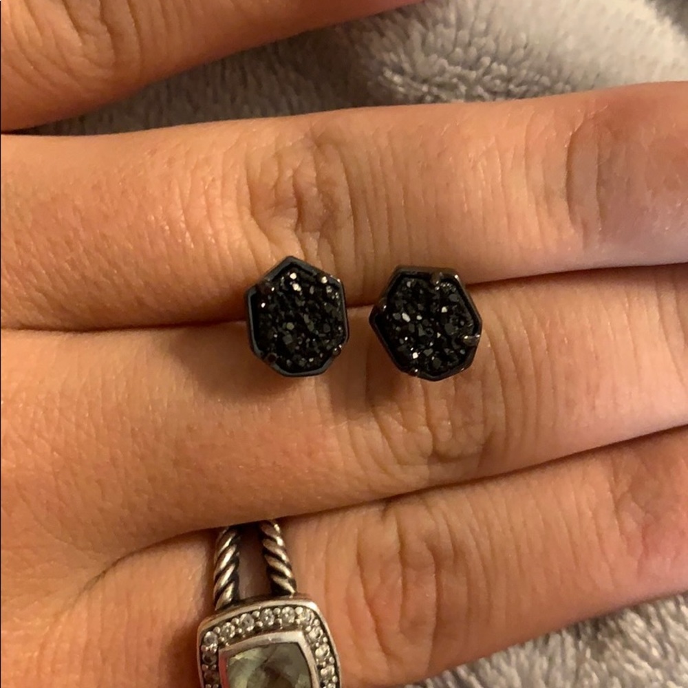 Black Kendra Scott earrings